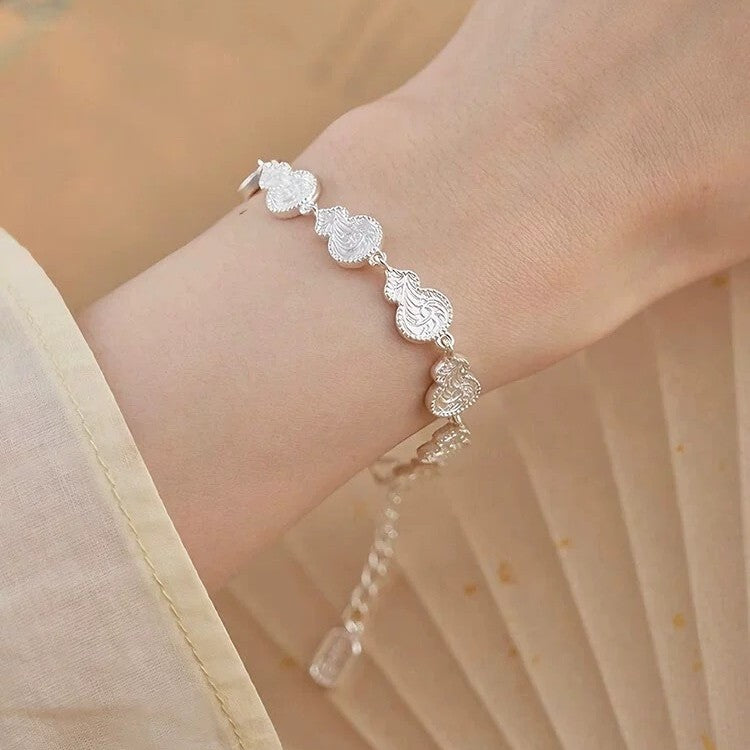 Stylish and versatile Tang grass pattern gourd elegant ethnic design retro bracelet