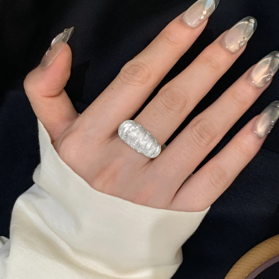 Super sparkly vintage-style 3D gold pumpkin ring, French retro high-end handmade brushed women's ring, niche and sophisticated.