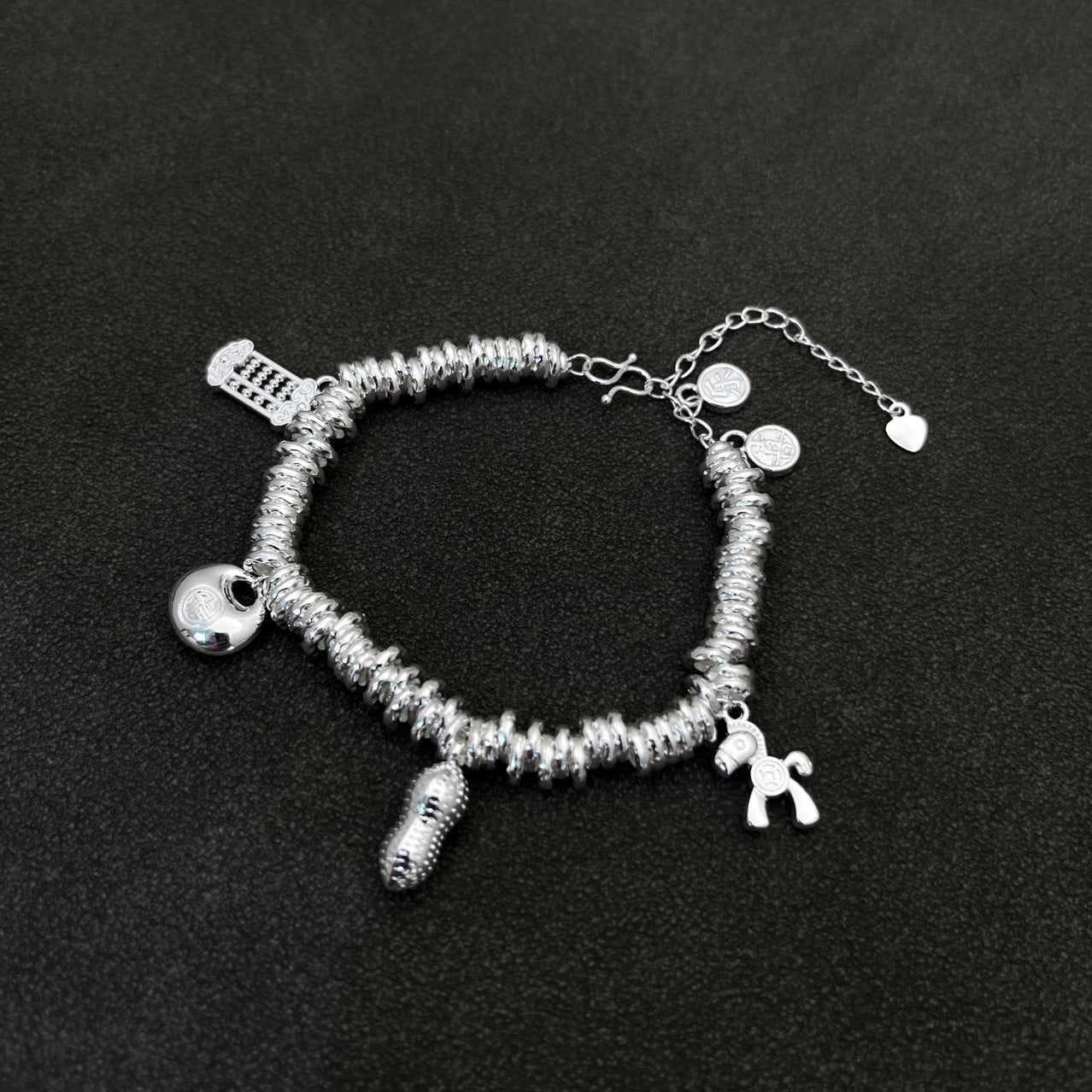 Stylish new Chinese style gourd-shaped bracelet with small silver pieces, plated with silver, featuring a unique design and auspicious symbolism.