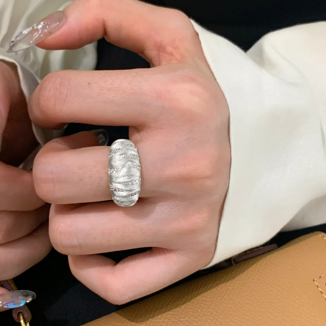 Super sparkly vintage-style 3D gold pumpkin ring, French retro high-end handmade brushed women's ring, niche and sophisticated.