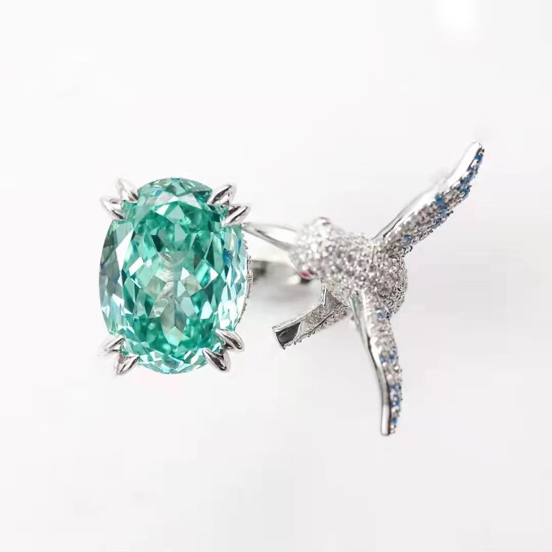 Traditional silver-plated bamboo bracelet with bamboo motifs, symbolizing peace and prosperity, and a string of bamboo leaves representing continuous advancement – a niche women's bracelet.